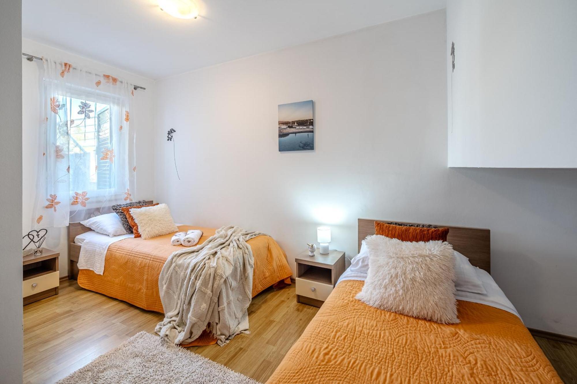 Apartment Milna - With Swimming Pool & Amazing Seaviews, Above Bijaka Beach Екстериор снимка