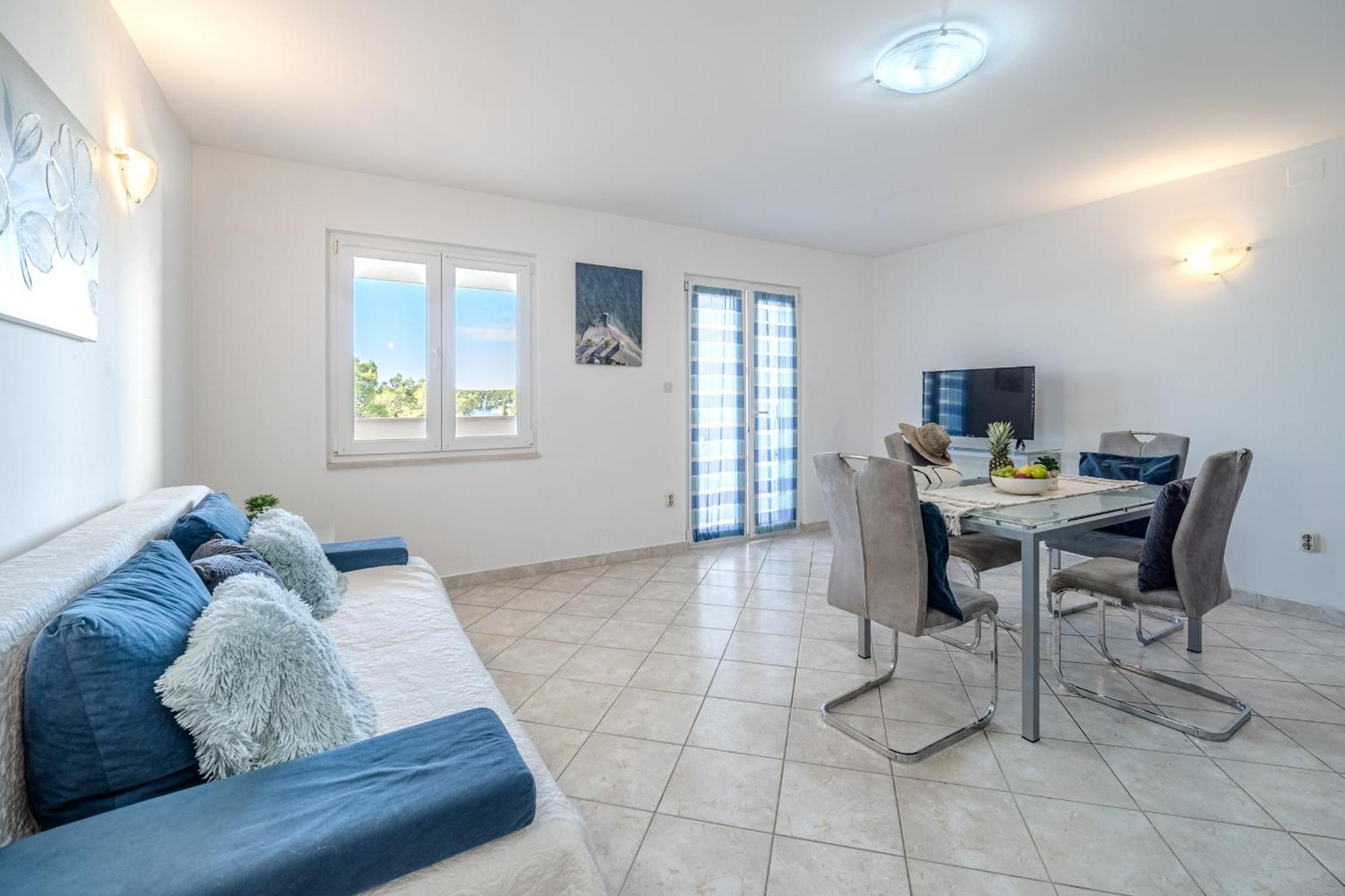 Apartment Milna - With Swimming Pool & Amazing Seaviews, Above Bijaka Beach Екстериор снимка