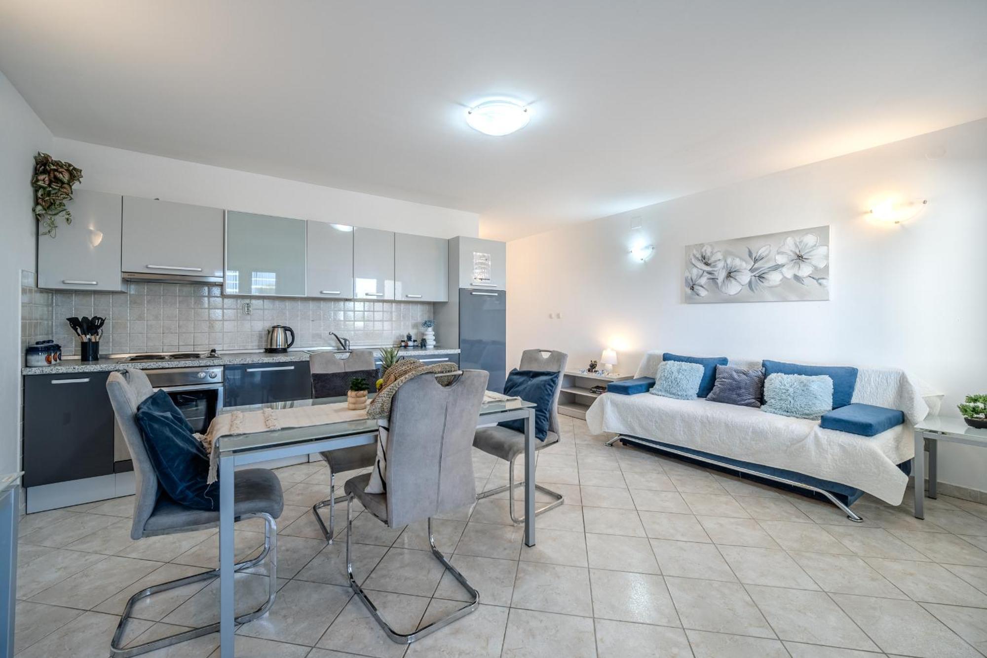 Apartment Milna - With Swimming Pool & Amazing Seaviews, Above Bijaka Beach Екстериор снимка