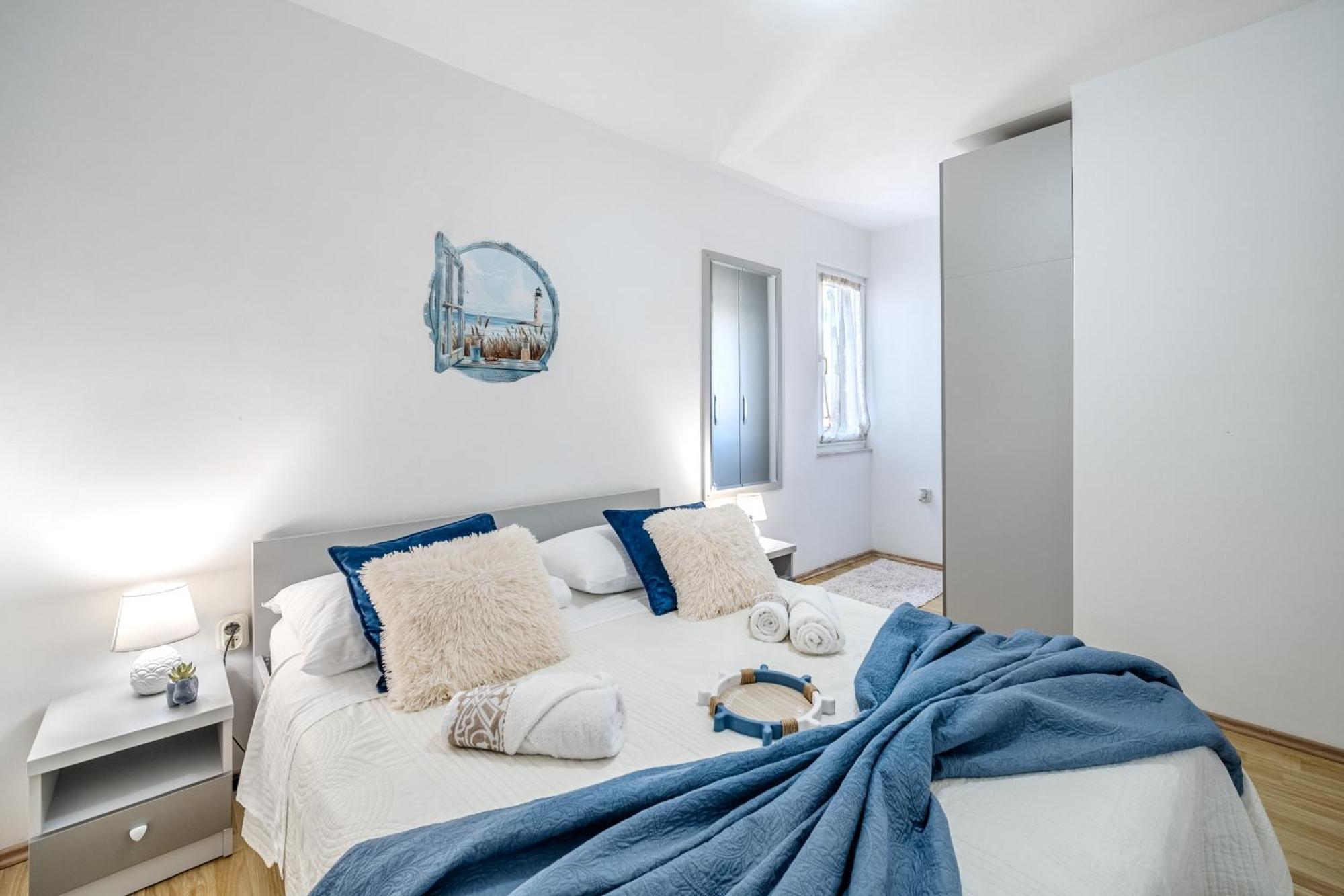 Apartment Milna - With Swimming Pool & Amazing Seaviews, Above Bijaka Beach Екстериор снимка