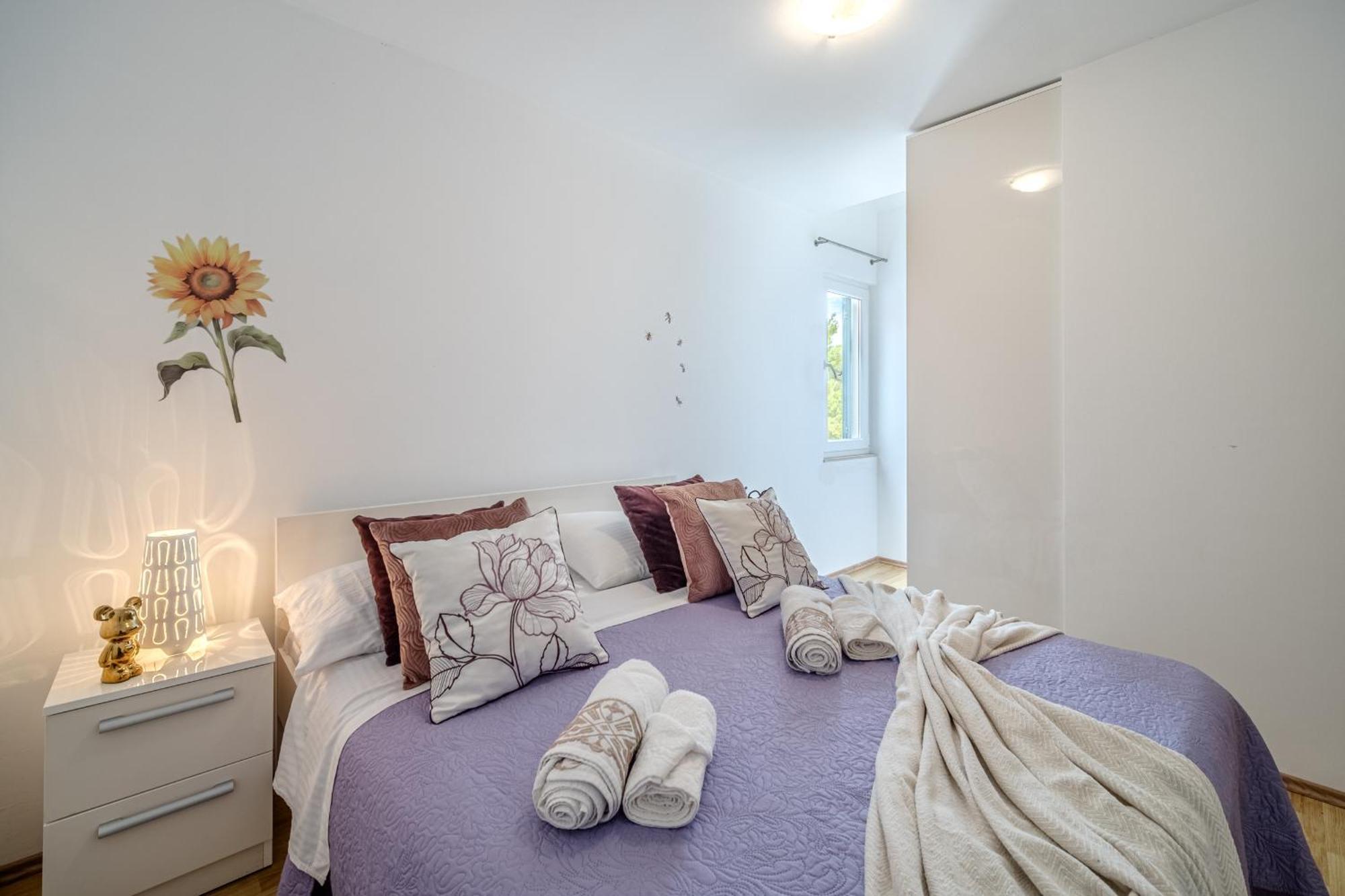 Apartment Milna - With Swimming Pool & Amazing Seaviews, Above Bijaka Beach Екстериор снимка