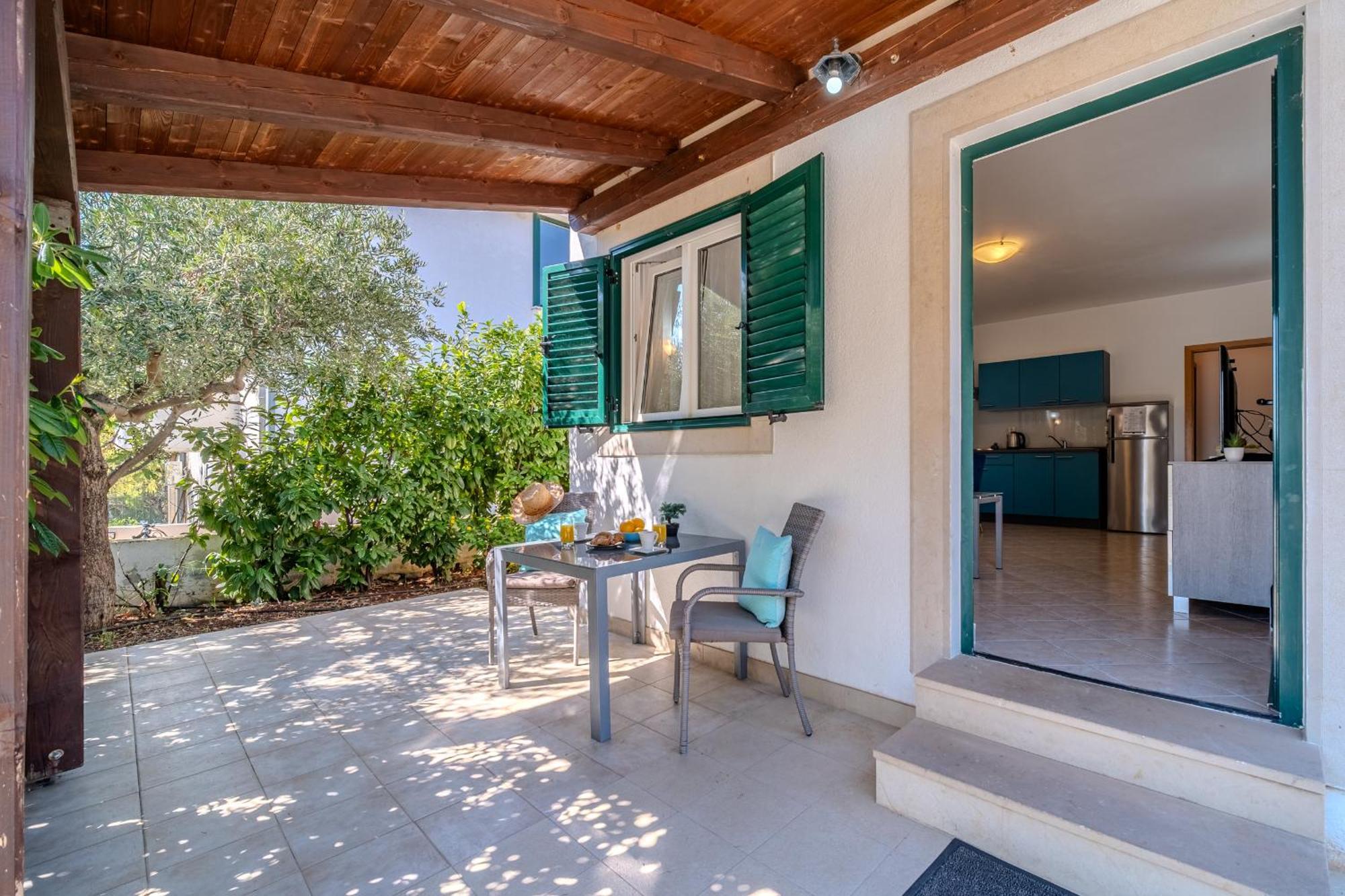 Apartment Milna - With Swimming Pool & Amazing Seaviews, Above Bijaka Beach Екстериор снимка