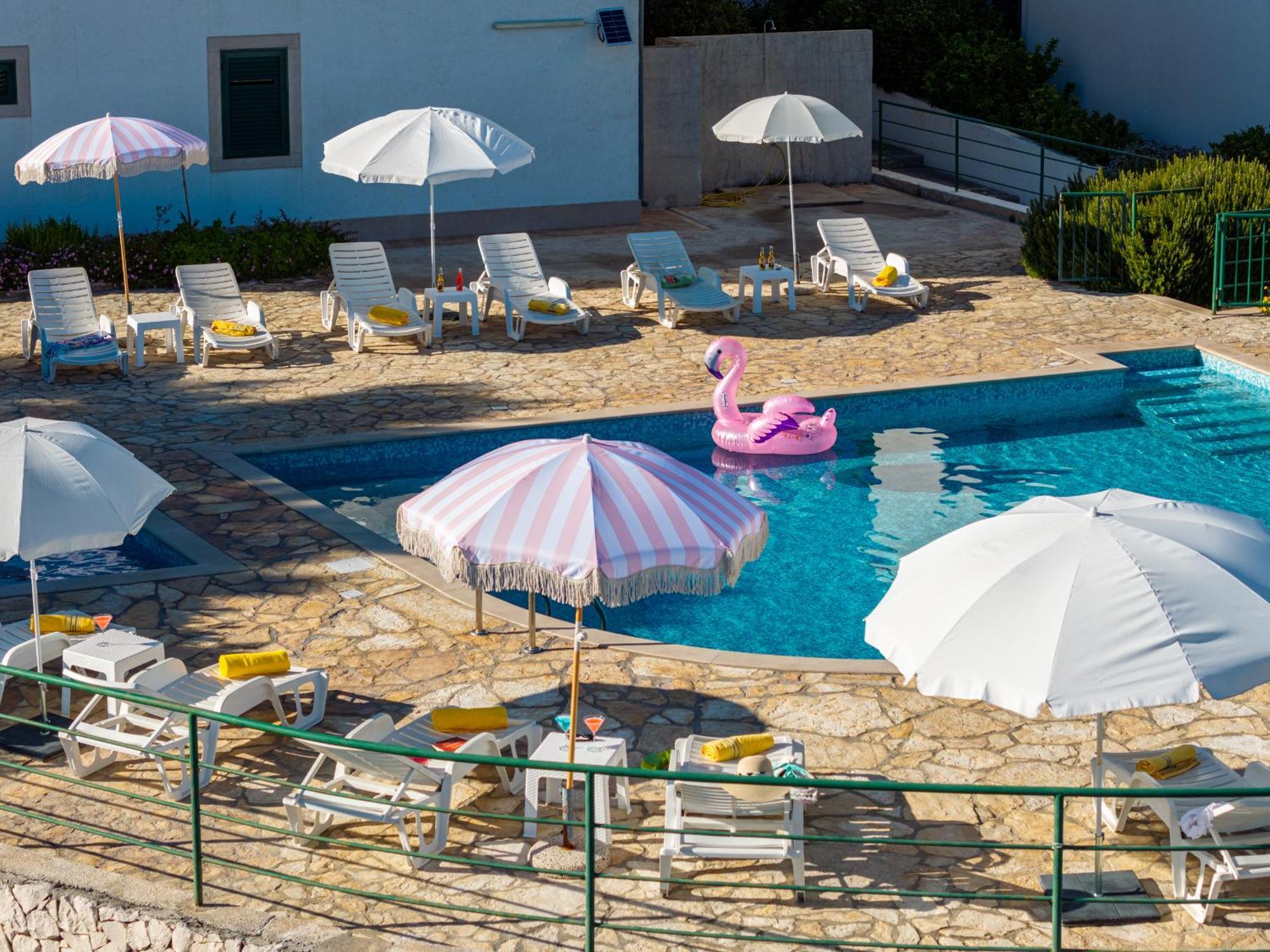Apartment Milna - With Swimming Pool & Amazing Seaviews, Above Bijaka Beach Екстериор снимка